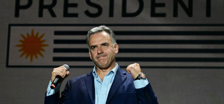 Yamandú Orsi es el nuevo presidente electo de Uruguay