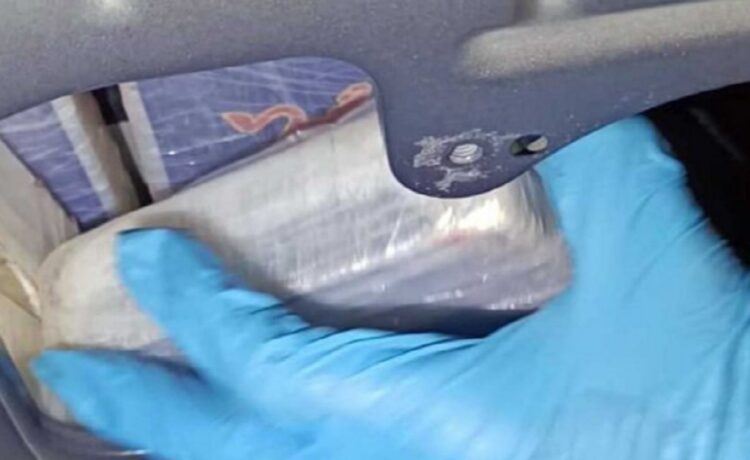 Prefectura incautó más de 40 kilos de droga (cocaína) en un auto que intentó cruzar el puente San Martín