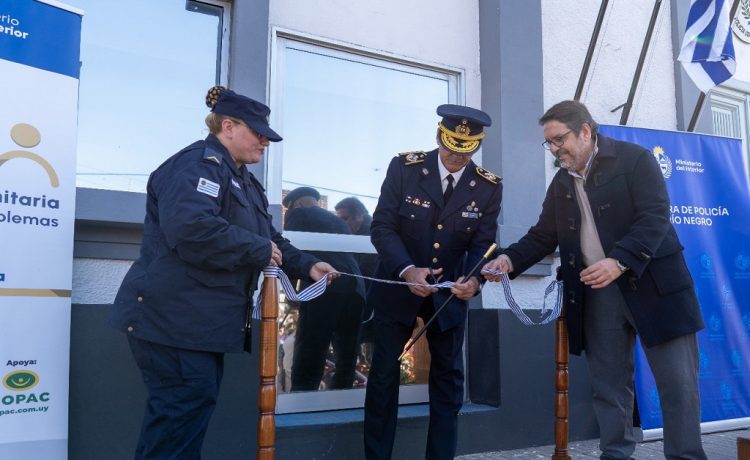 Intendente Levratto participó de la inauguración de la Nueva sede de Policía Comunitaria en Fray Bentos