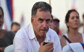 "No puedo creer que en el cumpleaños del Partido Nacional se diga que la vocación es trancar", Yamandú Orsi criticó a Álvaro Delgado