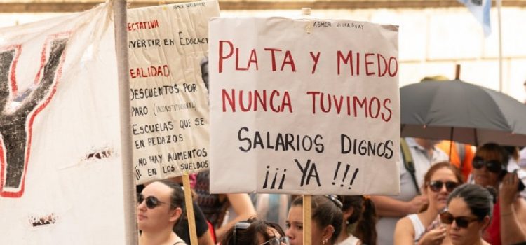 AGMER quiere que el Gobierno reabra la paritaria salarial