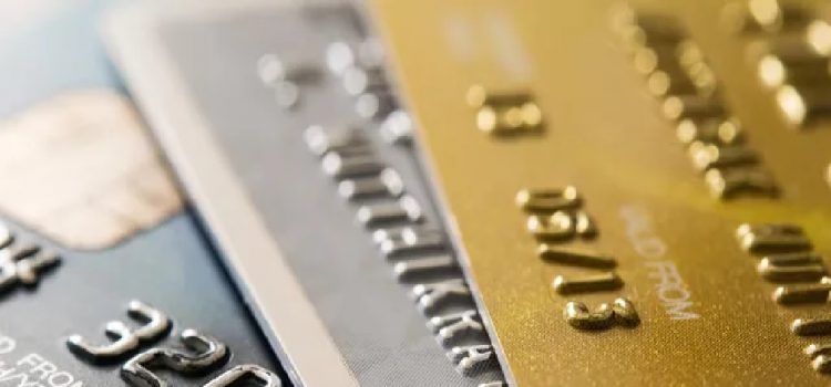 El uso de tarjetas de crédito creció en el segundo trimestre y se consolida como motor del consumo