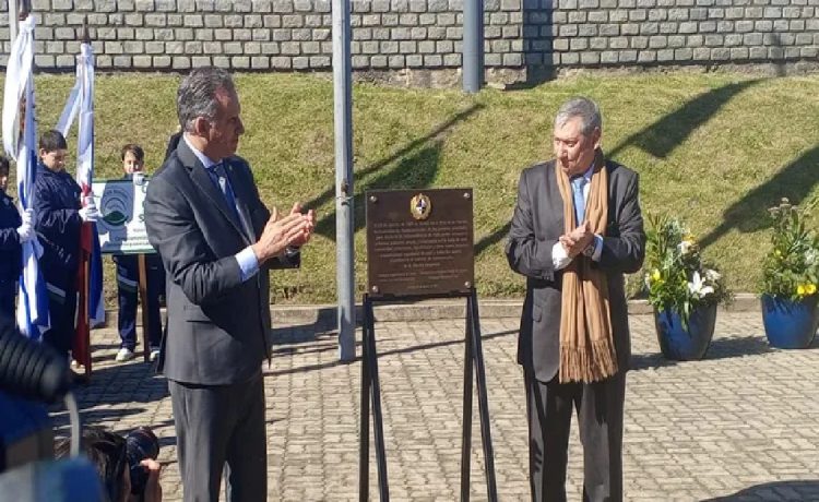Yamandú Orsi enumeró los desafíos del Uruguay en el acto por la Declaratoria de la Independencia