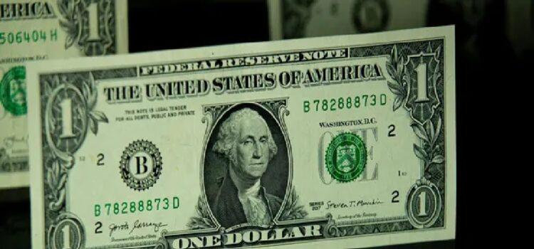 El dólar retrocedió nuevamente hacia la franja de los $ 43