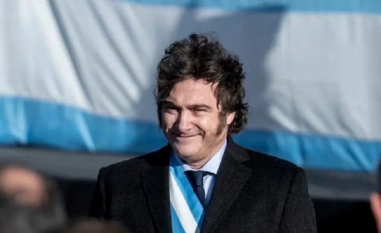 De julio a agosto, la confianza en el Gobierno cayó 13,6%. Es el nivel más bajo desde que asumió Milei