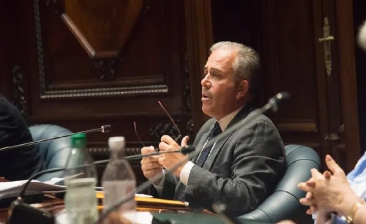 La bancada del Frente Amplio apunta contra Alfonso Lereté por haber realizado declaraciones político partidarias
