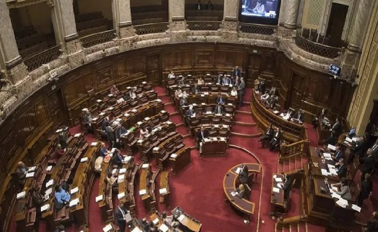 El presupuesto ingresa a Diputados en medio de una disputa política entre el Frente Amplio y la oposición