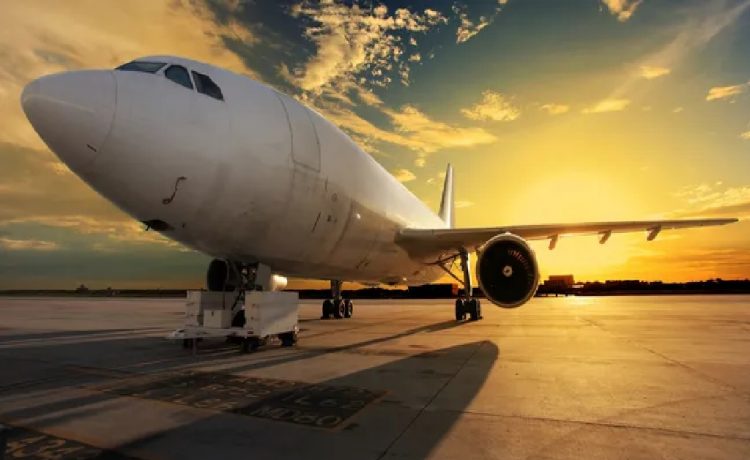 El Presupuesto contempla incentivos a las aerolíneas para potenciar el turismo desde el exterior