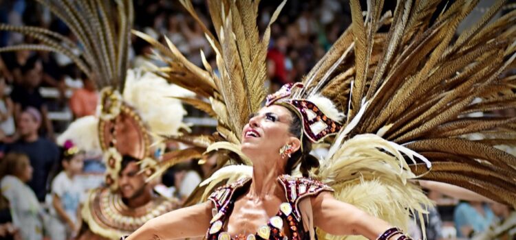 El Corsódromo palpita la tercera noche del Carnaval del País