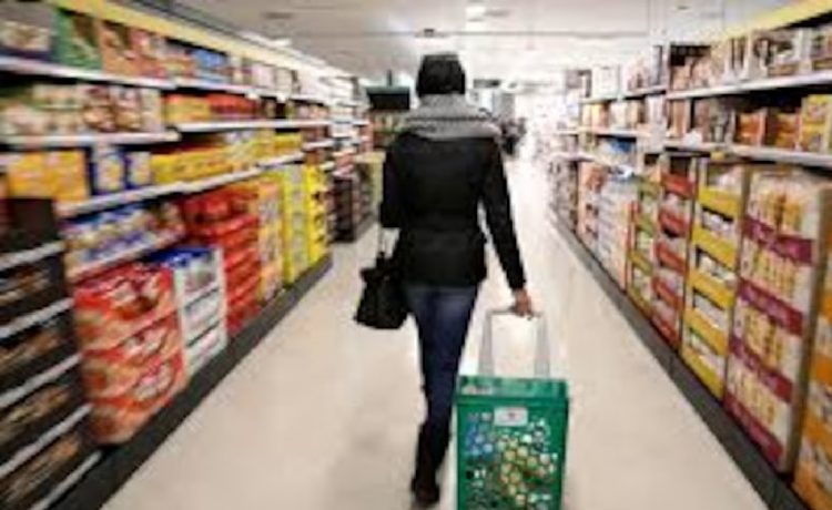 Volatilidad cambiaria: los supermercados del interior advierten que reciben listas con aumentos de precios de hasta 7%