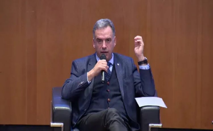 Yamandú Orsi abrió las puertas a modificar la normativa sobre el secreto bancario en el Presupuesto