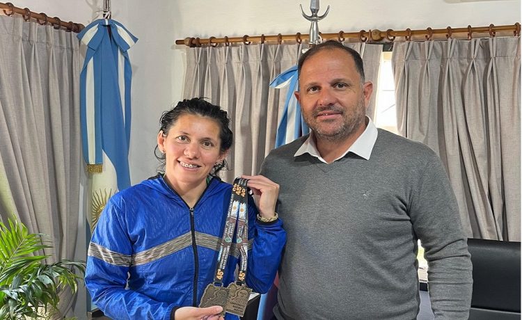 Pueblo Belgrano: El Intendente Fiorotto recibió a la atleta Liz Quinteros