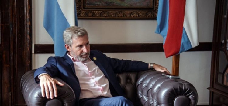 Frigerio, entre la economía y la política: “Argentina debería dejar de flotar el dólar” y llamó a “darle más tiempo a una alternativa”