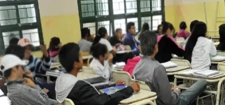 La falta de docentes coloca a la escuela pública entrerriana en una crisis que podría ser terminal