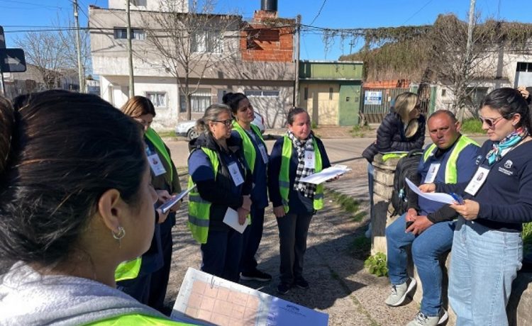 Continúa la campaña “Patio Limpio: Misión Dengue” en el barrio La Milagrosa