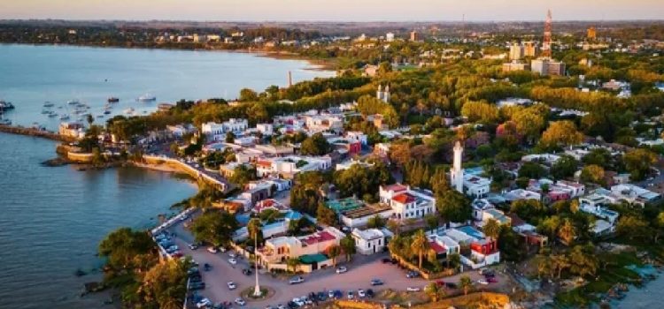 Romance, tecnología y una oportunidad para las inversiones, el atractivo combo que ofrece Colonia en real estate