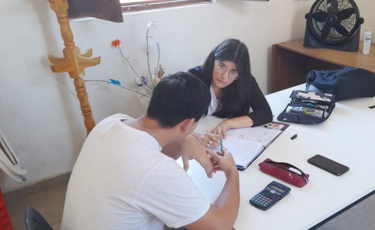 Continúan las clases de apoyo gratuitas para estudiantes de nivel secundario