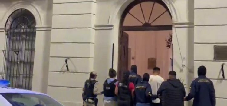 Golpe al narcotráfico en la costa del Uruguay: siete detenidos y millonario secuestro de drogas, armas y dinero