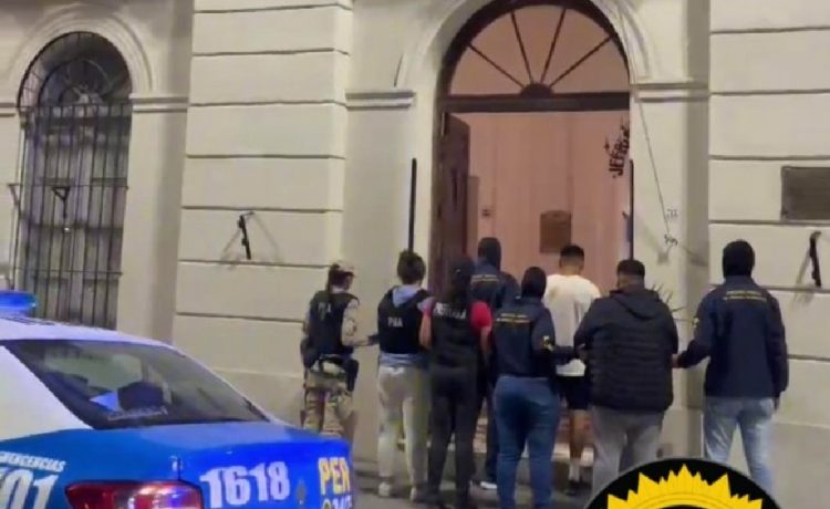 Golpe al narcotráfico en la costa del Uruguay: siete detenidos y millonario secuestro de drogas, armas y dinero