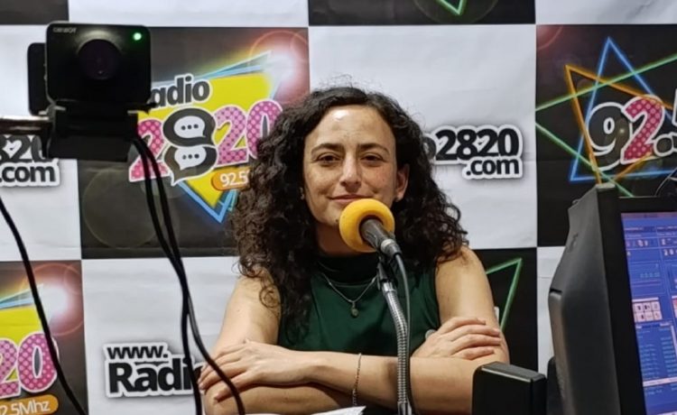 Nadia Burgos: "Proponemos un programa político que prioriza las necesidades de las mayorías sociales para salir de la crisis"