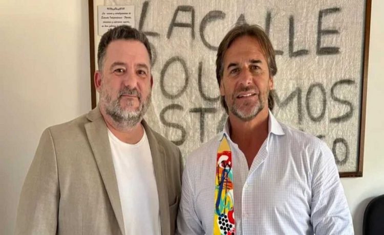 Al borde del paraíso fiscal: Lacalle Pou fue premiado por organización libertaria antiimpuestos