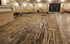 Comenzó la remoción del piso del Teatro Gualeguaychú para reparar toda la estructura