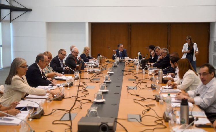 amandú Orsi convocó a Consejo de Ministros para el lunes y se tratará el presupuesto