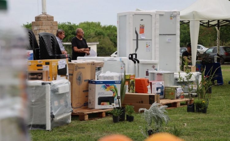 Vecinos protagonistas: entrega de materiales del Presupuesto Participativo en el exFrigorífico