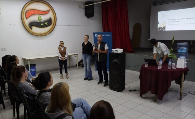 “Internet sin máscaras”: un espacio para prevenir el grooming y fortalecer el diálogo familiar