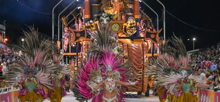 El Carnaval del País se prepara para la quinta noche