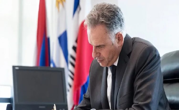 Yamandú Orsi recibe al rector de la UdelaR en medio de un paro en reclamo por más presupuesto