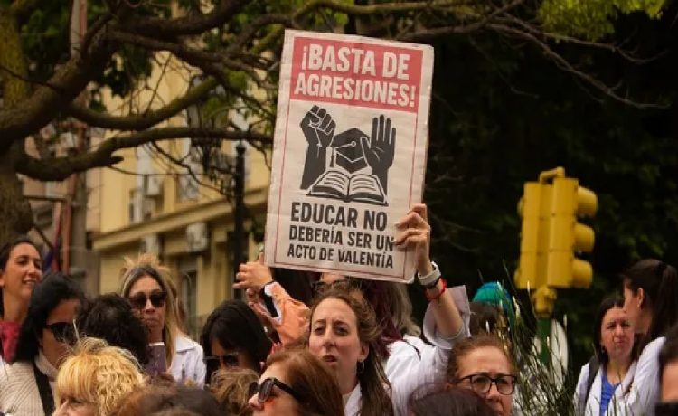 Maestros y profesores destacan "gestos políticos que son un avance" tras ser recibidos por Yamandú Orsi