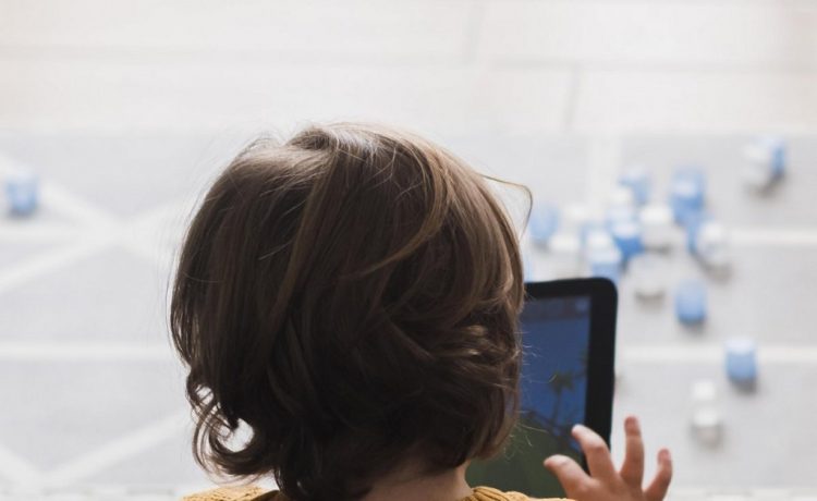 Cinco claves para acompañar la vida digital de niños y adolescentes