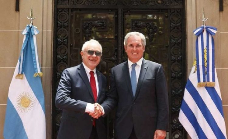 “Nunca más puentes bloqueados”, dijo el canciller uruguayo luego de reunirse con Quirno. Ambos confirmaron que Frigerio viajará a Montevideo