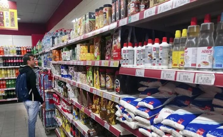 Las ventas en los comercios se mantienen estables mientras que la facturación aumenta