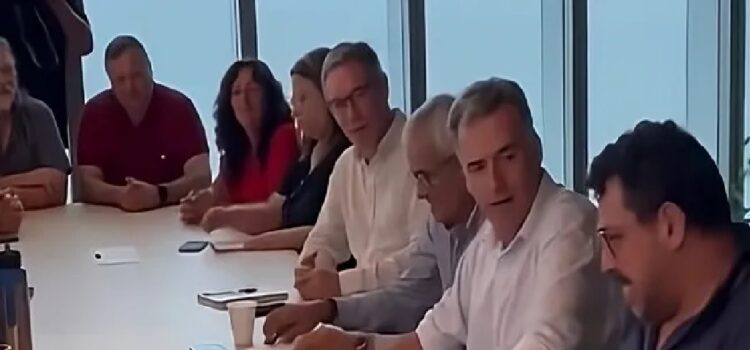 Jornada laboral, edad de jubilación y mejora salarial, los ejes de la reunión de Yamandú Orsi con el PIT-CNT