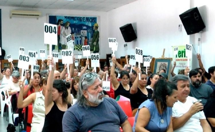 Doble convocatoria a Congreso de Agmer, a días de la transición: tratarán asuntos internos y están en alerta por la Ley de Educación