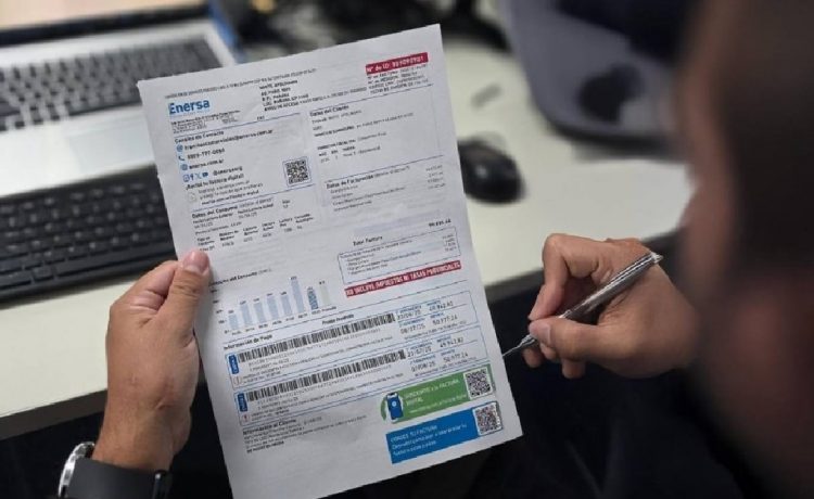 El gobierno provincial actualizó el esquema de tasas y contribuciones en la factura eléctrica