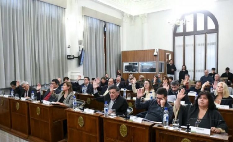 El Senado aprobó dos pedidos para que el CGE precise sobre posibles cambios en la oferta académica del Nivel Superior
