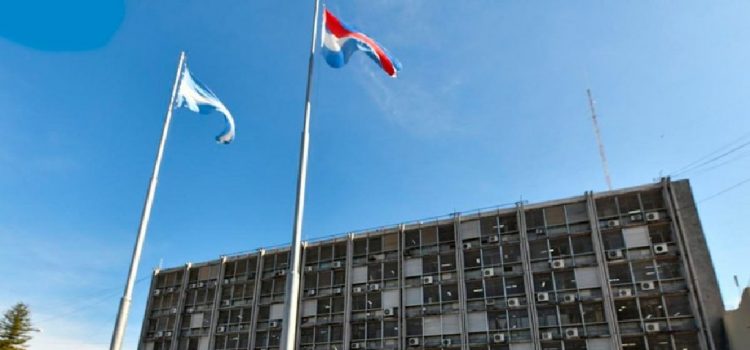 Enojo de un docente con el CGE por errores en una comunicación oficial: “Nos gobiernan, no saben ni escribir y cierran cargos”