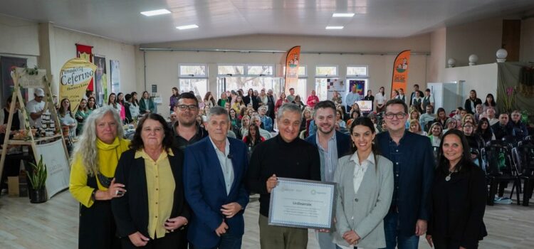 Urdinarrain recibió el certificado de finalista para la distinción Best Tourism Villages