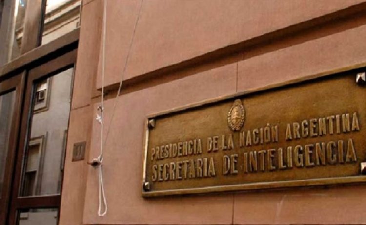 reducción de derechos: El Gobierno publicó el decreto que reestructura la SIDE y le otorga capacidad para la “aprehensión” de personas