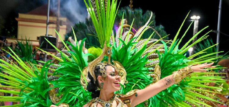 Llega la tercera noche de la Fiesta Nacional Carnaval del País