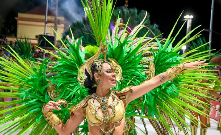 Llega la tercera noche de la Fiesta Nacional Carnaval del País