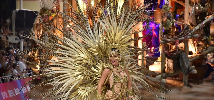 El Corsódromo fue una gran fiesta con la tercera noche del Carnaval del País