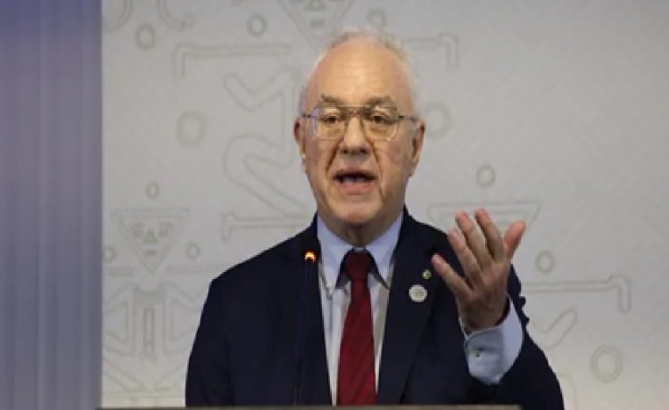 Mario Lubetkin calificó de "absurda" la suspensión de visas de Estados Unidos a inmigrantes uruguayos