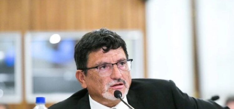 Senador se mete en la polémica y asegura que "sobresueldos eran los que cobraban Stratta y medio gabinete de Bordet”