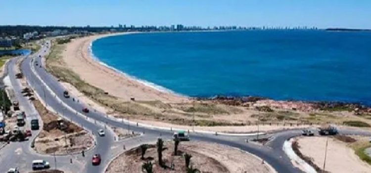 Cómo es la propuesta para impulsar un tranvía en Punta del Este y aliviar el tráfico en temporada