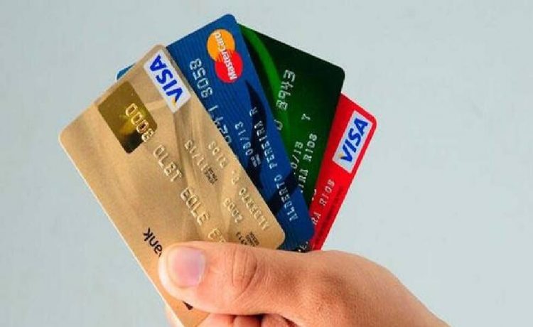 Michel y Marclay presentan proyecto de ley para desendeudar familias con las tarjetas