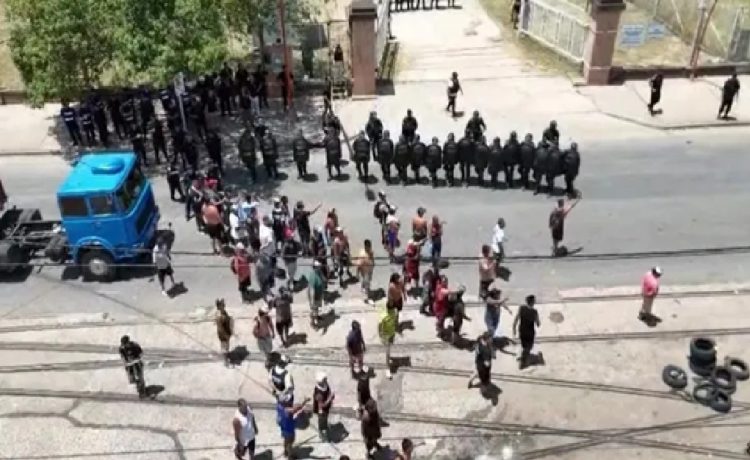 Confirmaron seis detenidos y policías heridos tras incidentes en el puerto de Concepción del Uruguay